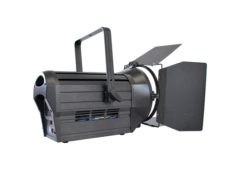 400 W 5-in-1 RGBAL bunter LED-Fresnel-Scheinwerfer mit hohem CRI