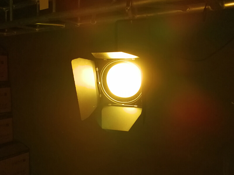 Ferngesteuertes 200-W-LED-Fresnel-Licht für Theater