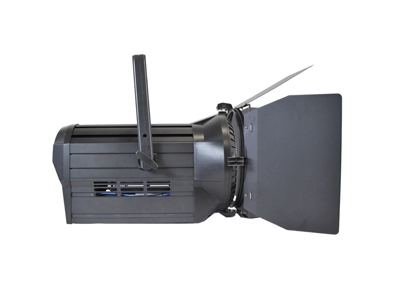 400 W 5-in-1 RGBAL bunter LED-Fresnel-Scheinwerfer mit hohem CRI