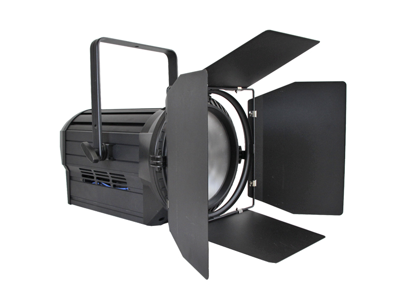 400 W 5-in-1 RGBAL bunter LED-Fresnel-Scheinwerfer mit hohem CRI