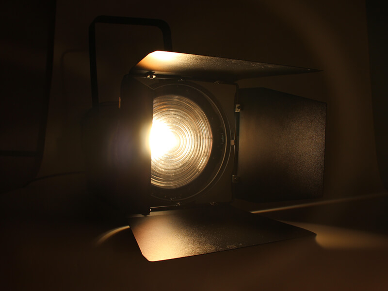 Dimmbares 100-W-LED-Fresnel-Licht für Theater