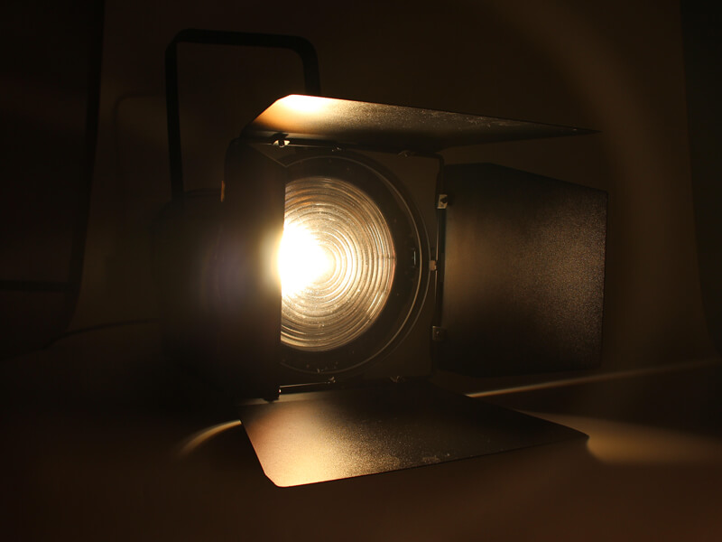 Dimmbares 100-W-LED-Fresnel-Licht für Theater