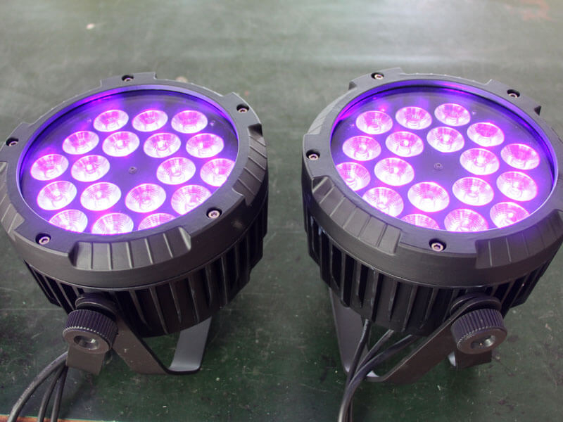 18 STÜCKE 18W RGBWAUV 6IN1 SLIM LED Outdoor Par Leuchten