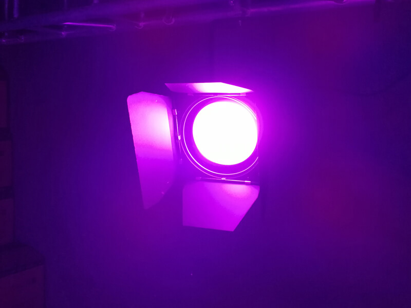 Ferngesteuertes 200-W-LED-Fresnel-Licht für Theater