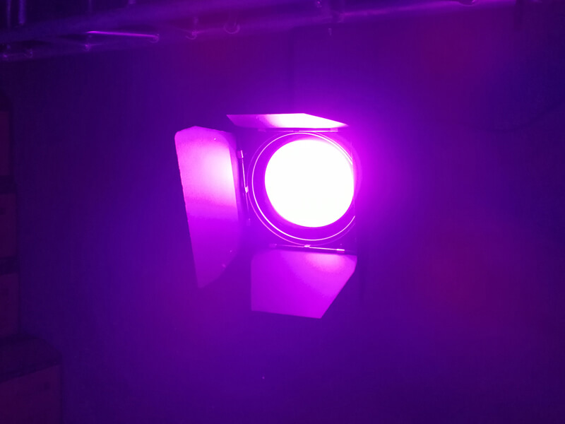 Ferngesteuertes 200-W-LED-Fresnel-Licht für Theater