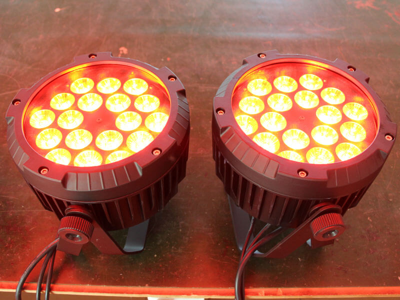 18 STÜCKE 18W RGBWAUV 6IN1 SLIM LED Outdoor Par Leuchten