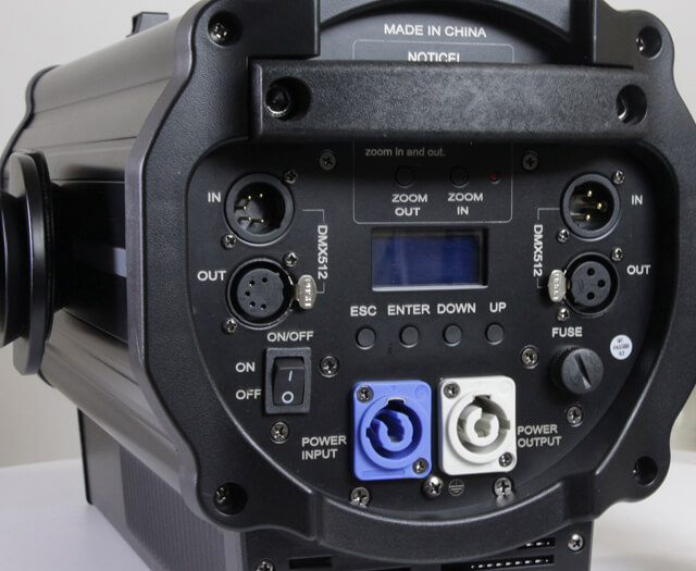 LED-Fresnel-Scheinwerfer mit Stangenbetrieb (4)